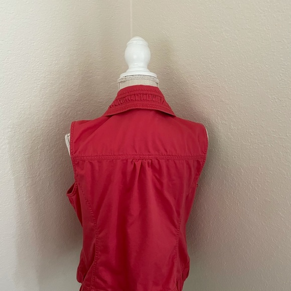 Christopher & Banks Woman’s Vest Size Large. - Picture 3 of 15